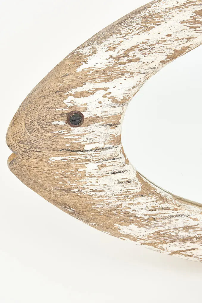 Espejo tamaño mediano de madera con forma de pez