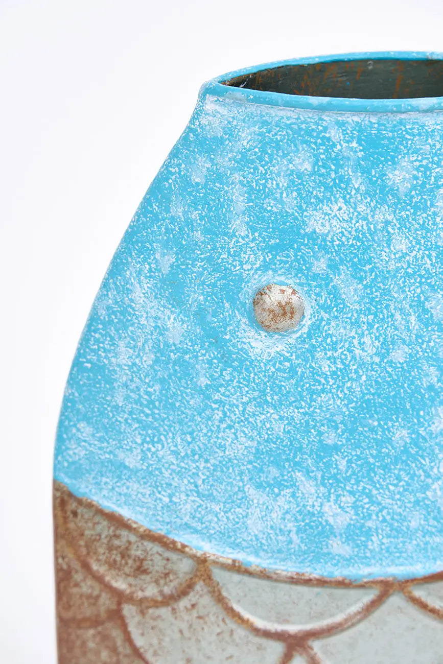 Florero de hojalata con forma de pez - Batela