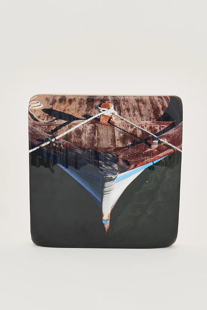 Foto impresa sobre taco de madera con una barca Batela Deco 2024