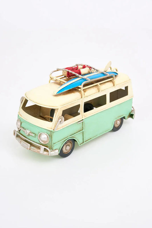 Surf-ukituko metalezko furgoneta ertaina