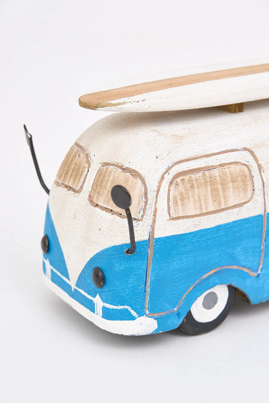 Furgoneta surfera de madera