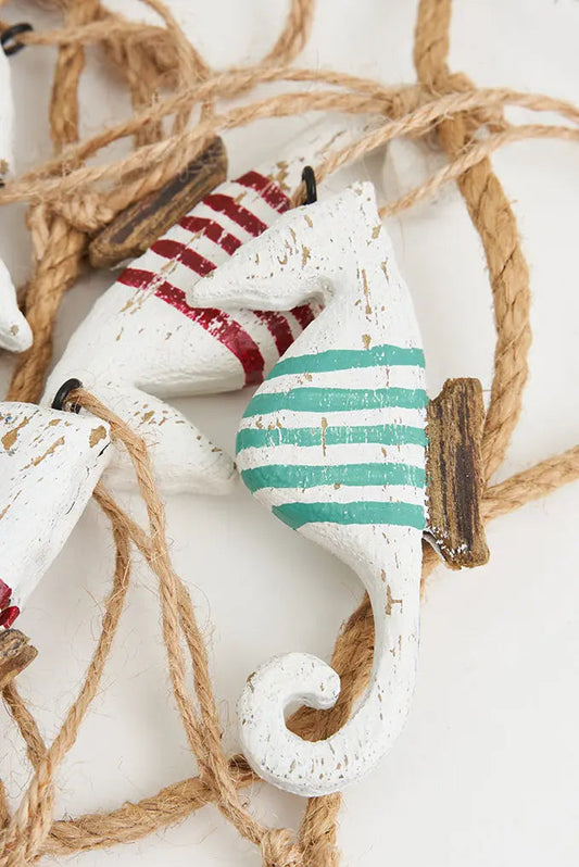 Guirnalda caballitos de mar de madera a rayasGuirnalda caballitos de mar de madera a rayas