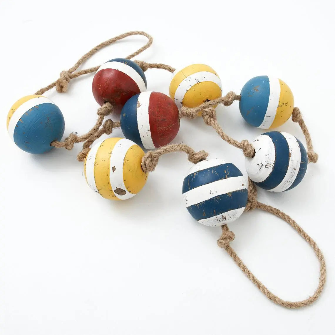 Guirnalda compuesta por ocho boyas de madera - D2245 Decoración Náutica Batela