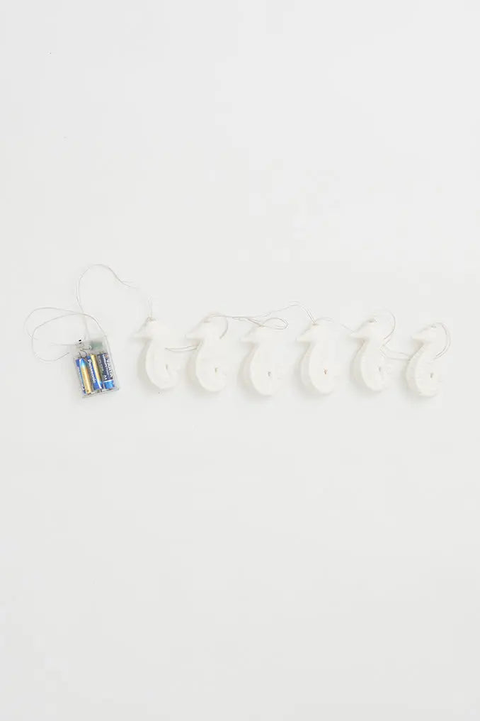 Guirnalda de farolillos con caballitos de mar en resina Batela Deco 2024