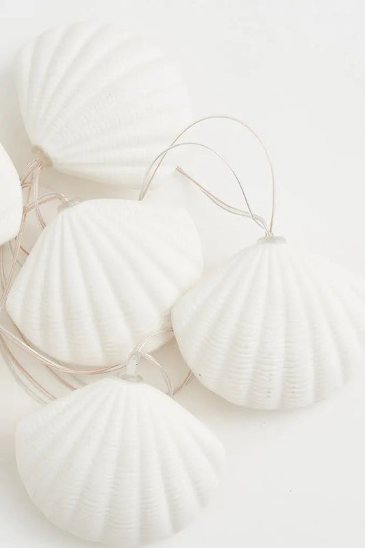 Guirnalda de farolillos con vieiras en resina