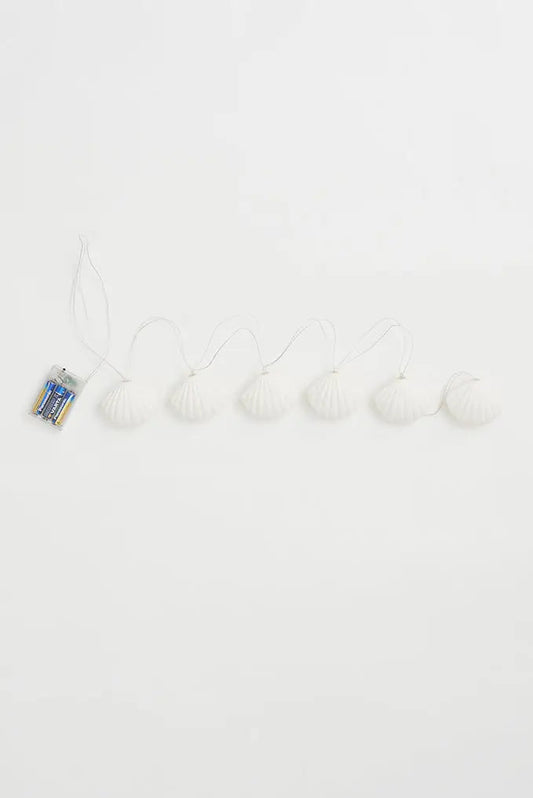 Guirnalda de farolillos con vieiras en resina