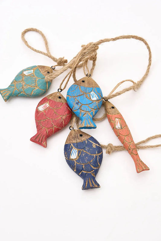 Guirnalda de peces de madera