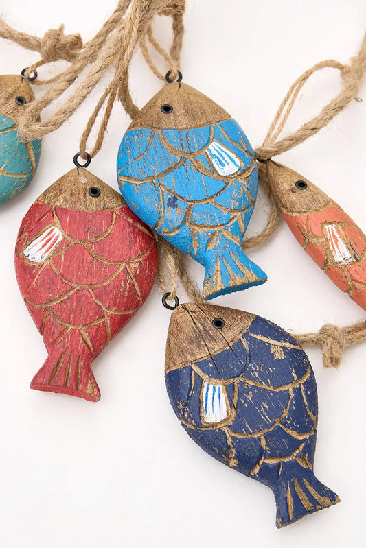 Guirnalda de peces de madera