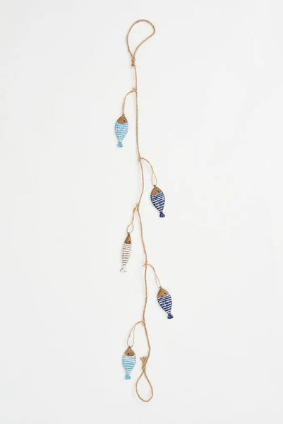 Batela Guirnalda de Peces a Rayas en Madera - Decoración Náutica Encantadora