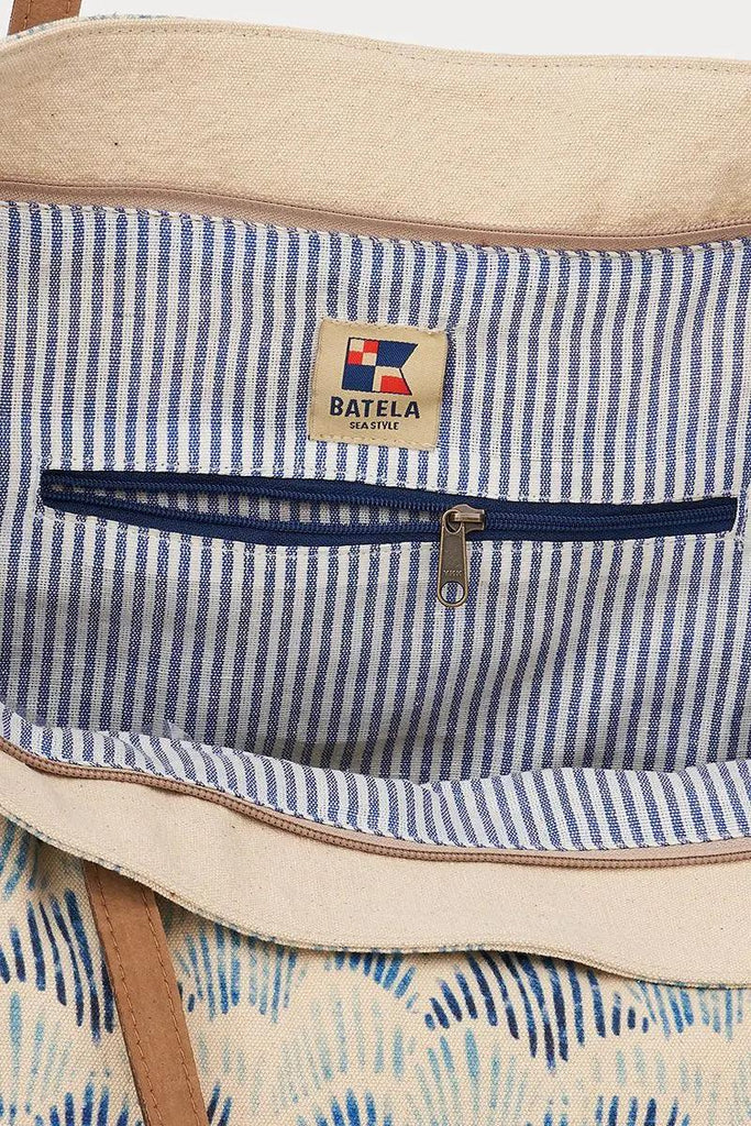 Bolsa grande con dibujos conchas azules