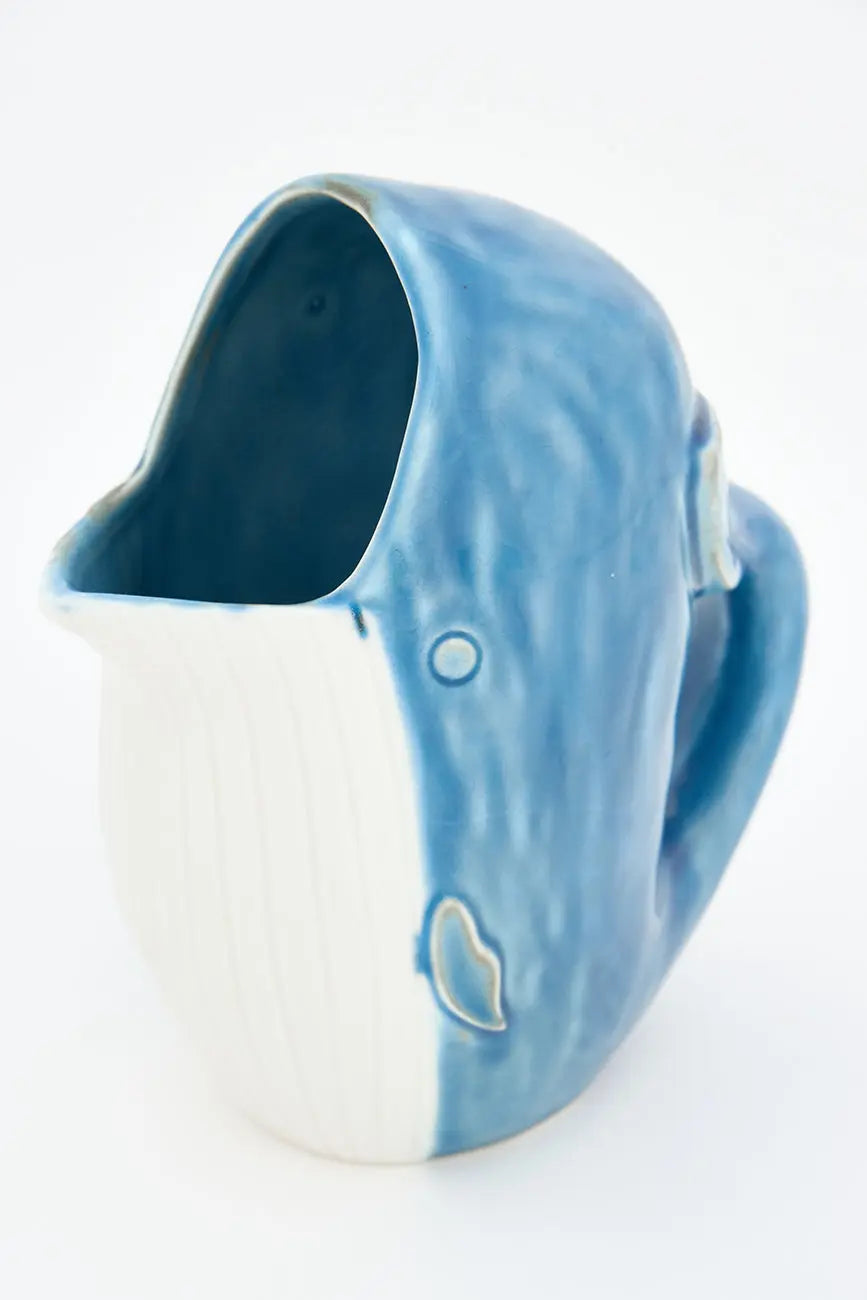 Jarra en porcelana azul forma de ballena