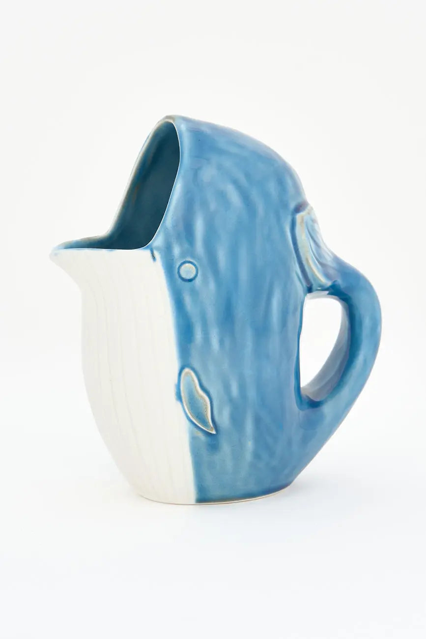 Jarra en porcelana azul forma de ballena