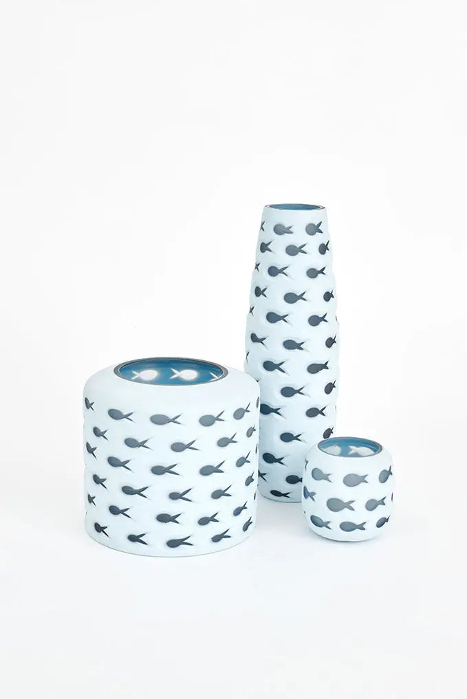 Jarrón o florero de cristal con peces