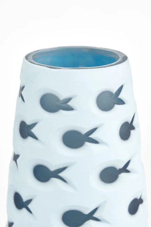 Jarrón o florero de cristal con peces