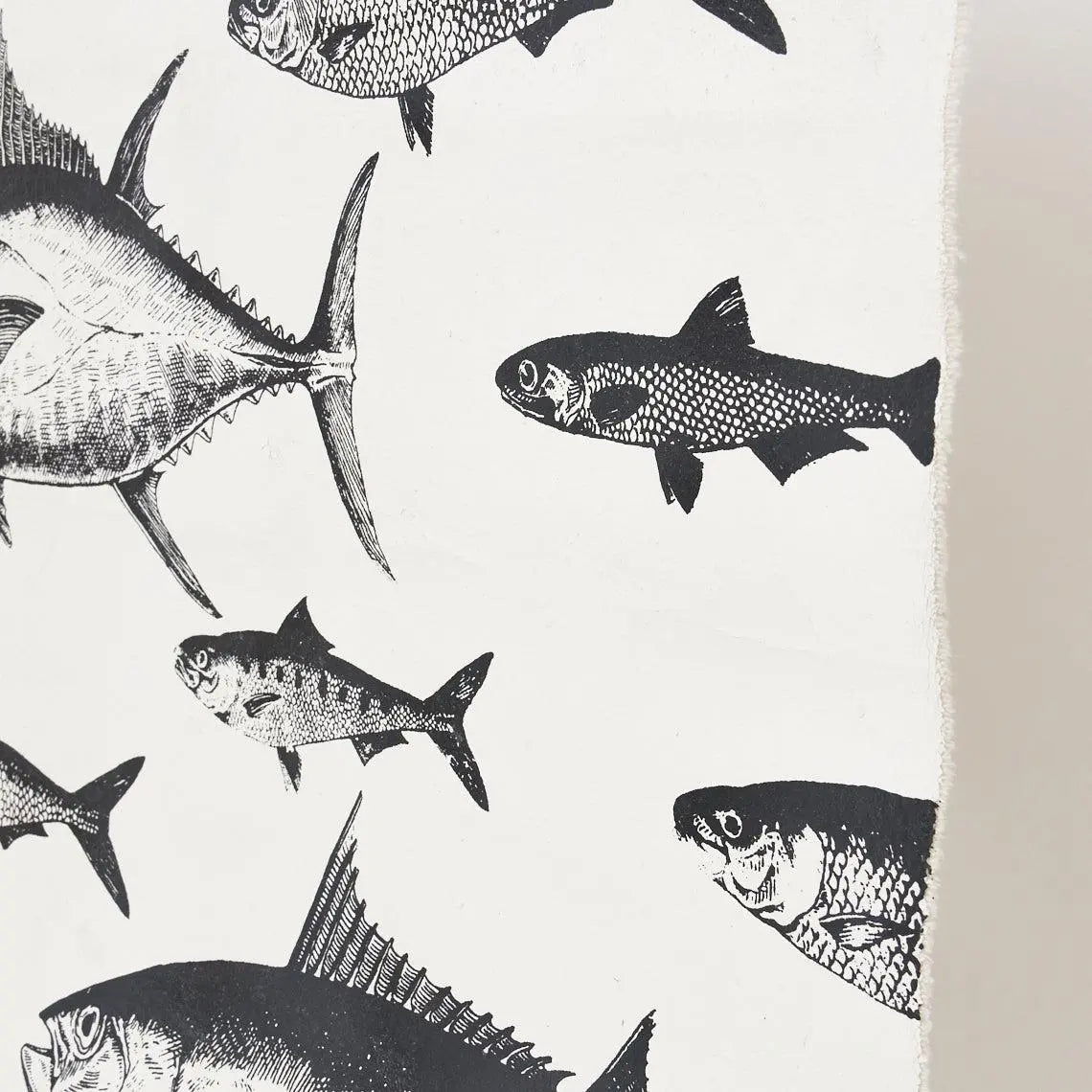 Lámina de tela y madera para colgar. Colas atún - D6754 Decoración Batela