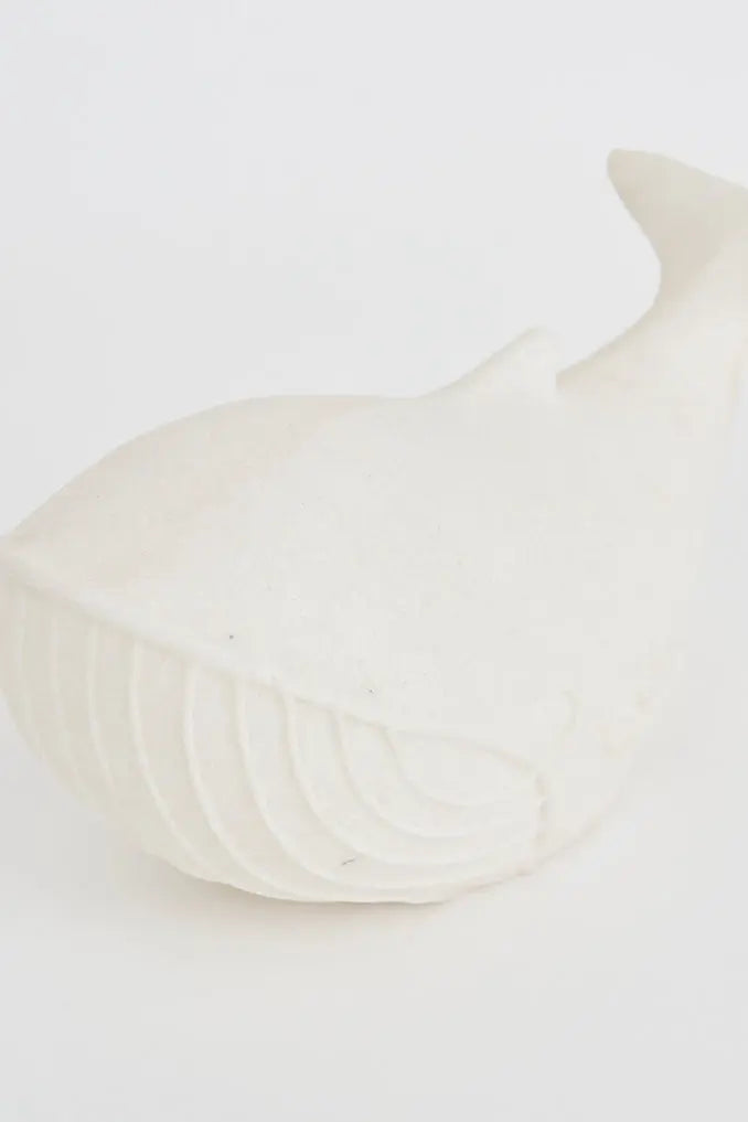 Lámpara en resina con forma de ballena