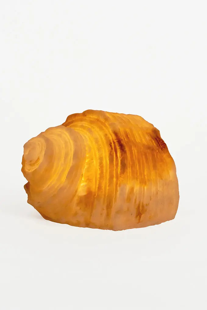 Resin lamp in the shape of a medium snail
