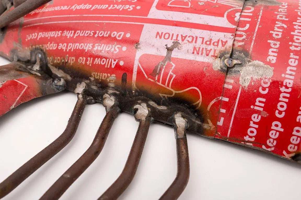 Langosta de metal recuperado de bidones - D6893 Batela