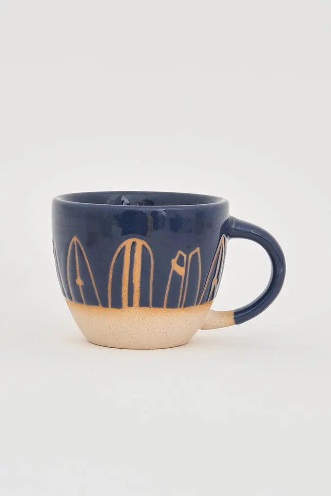 Mug con tablas de surf de cerámica en dos colores Batela Deco 2024