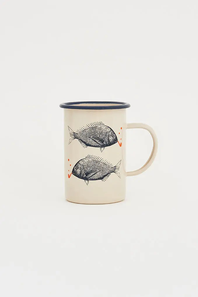 Mug long en métal émaillé avec poissons