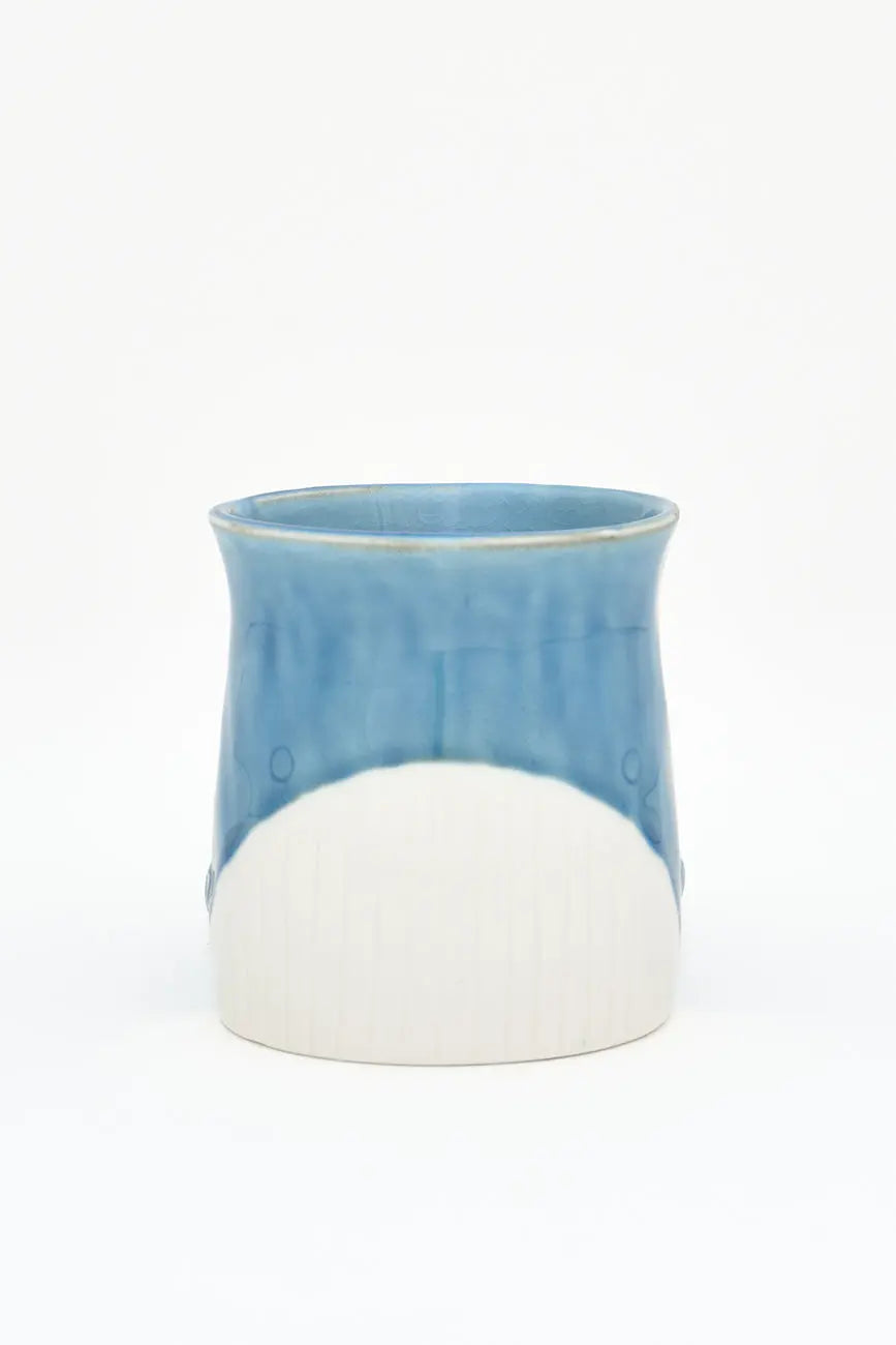 Mug o taza en porcelana azul forma de ballena