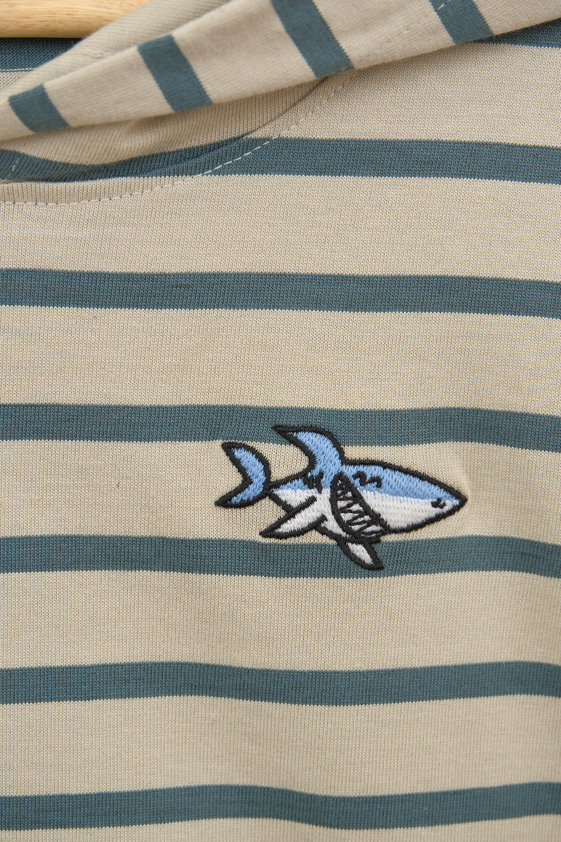 T-shirt manches longues rayé à capuche