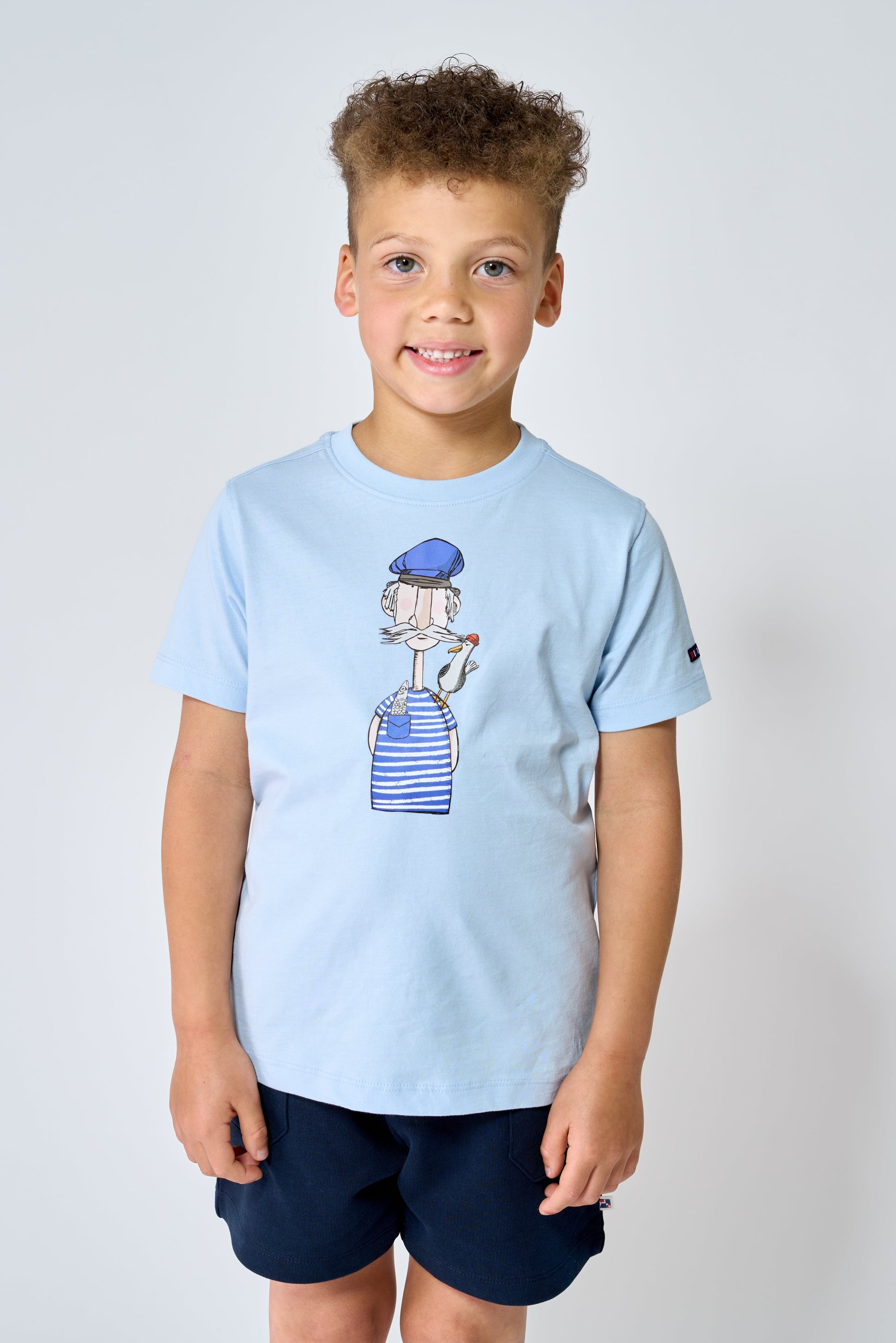 Marinel bat eta kaio bat dituen kamiseta