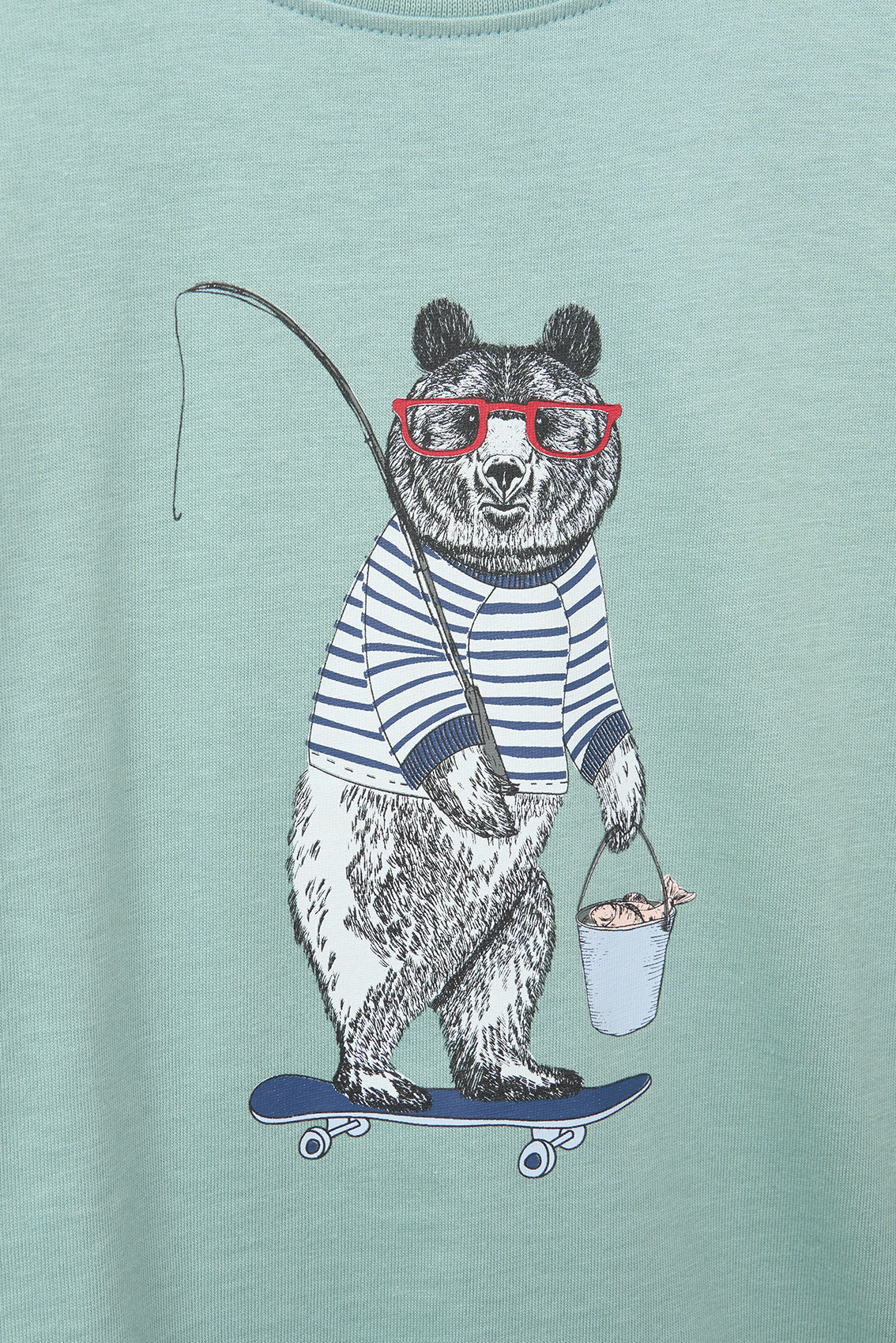 Long-sleeved kids’ t-shirt with fishing bear print