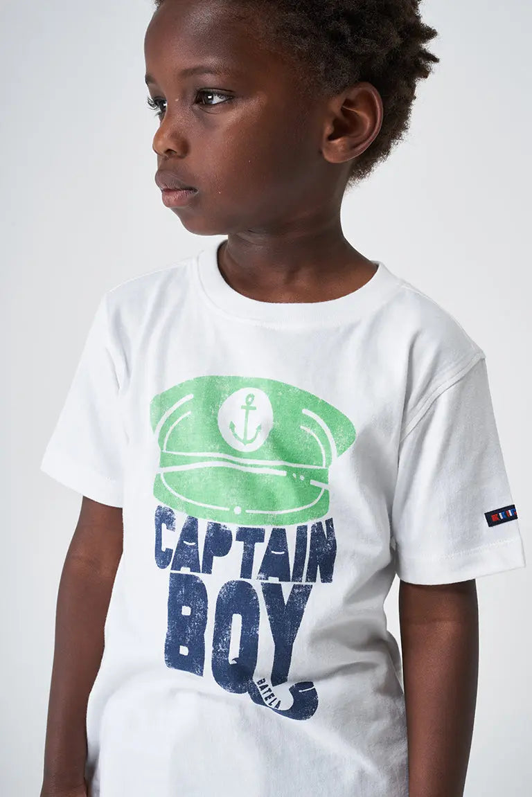 Mutikoentzako mahuka motzeko kotoizko “Captain Boy” kamiseta.