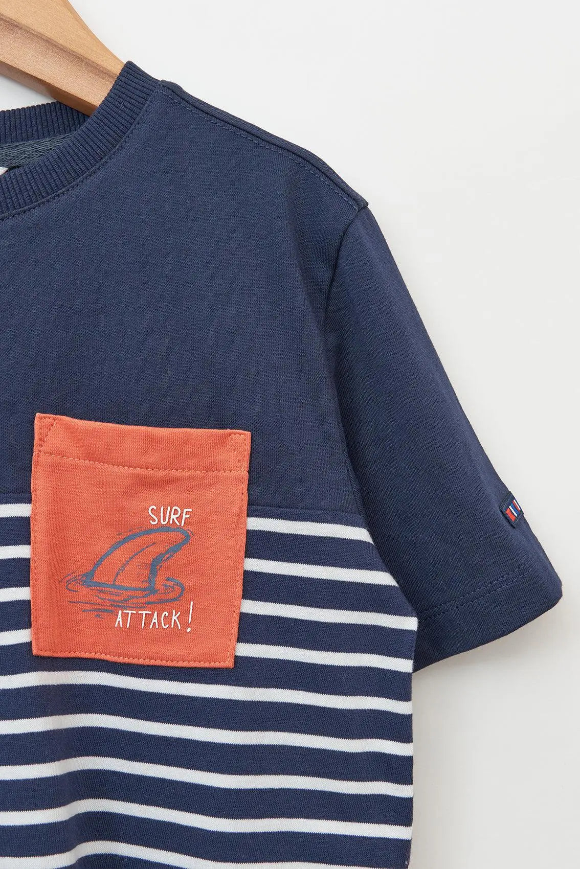 Plain and striped short-sleeved T-shirt with pocket