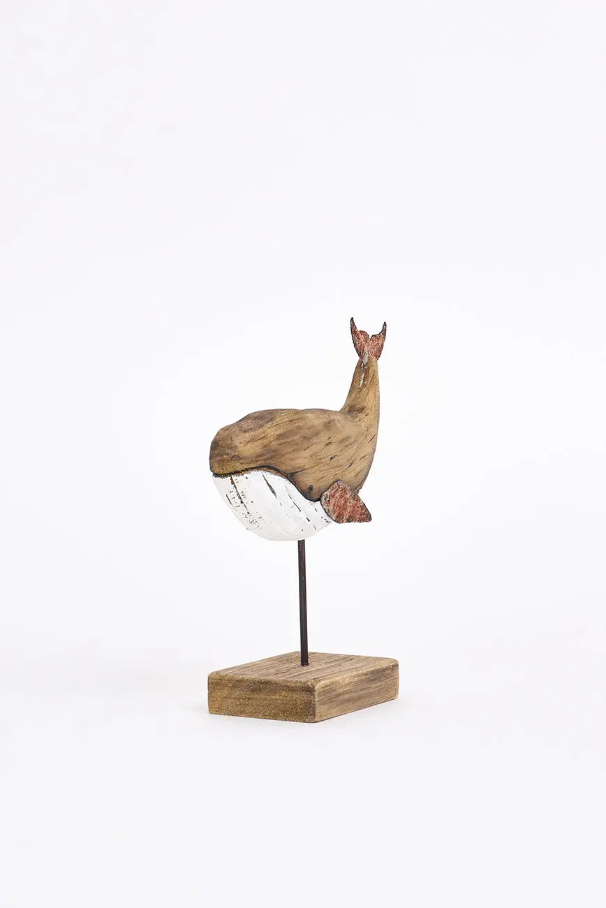 Ballena de madera envejecida con base
