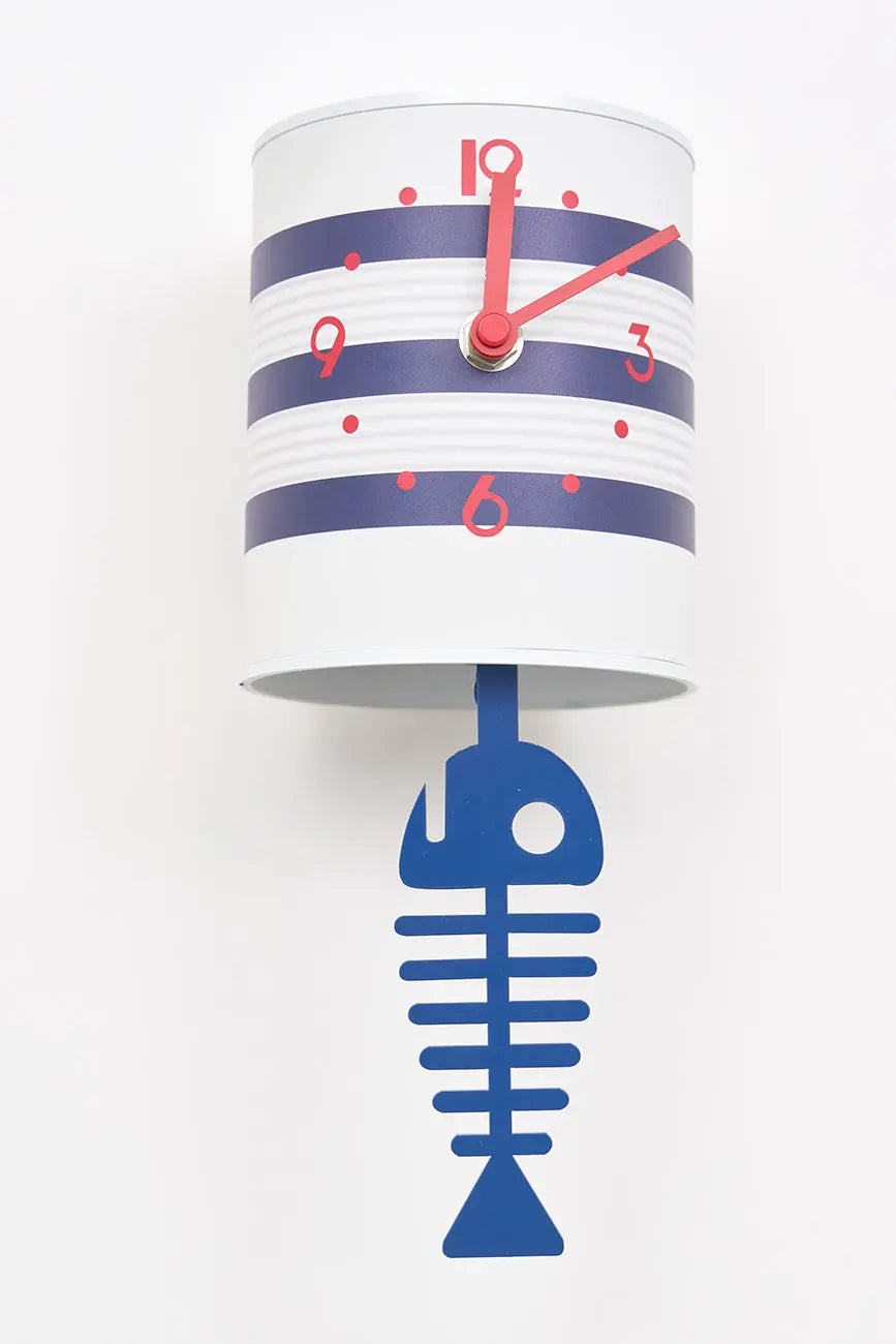 Pequeño reloj bote de conservas a rayas