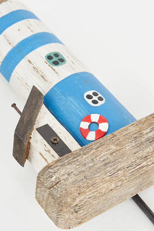 Perchero con forma de faro