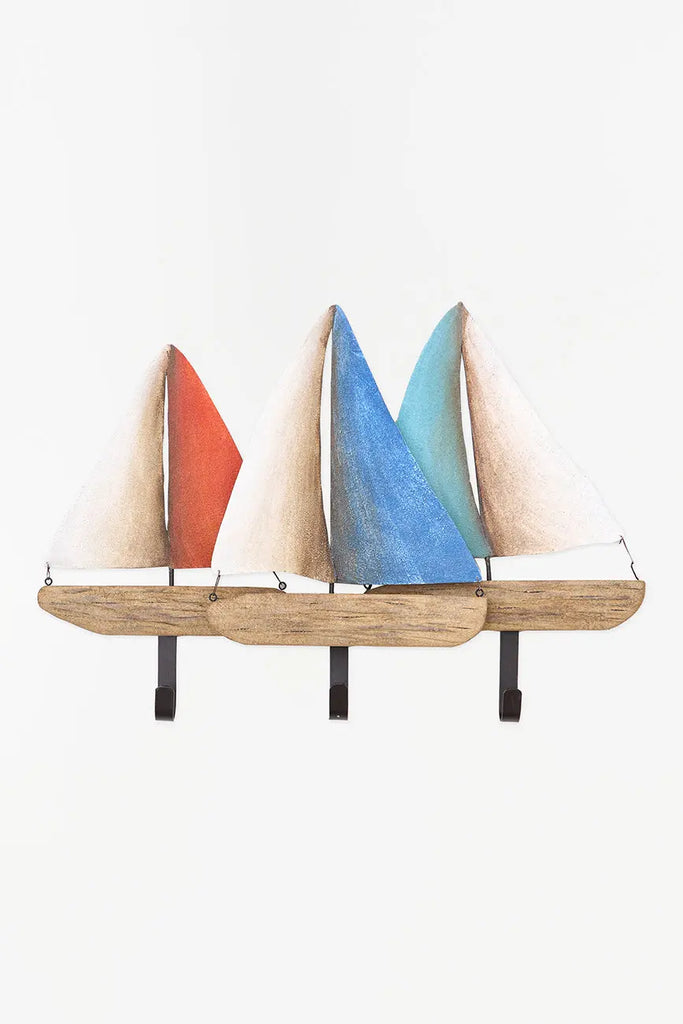 Perchero con forma de veleros de madera y metal - Batela