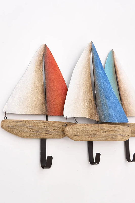 Perchero con forma de veleros de madera y metal - Batela