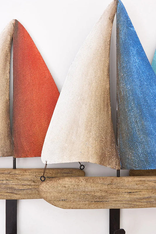 Perchero con forma de veleros de madera y metal - Batela