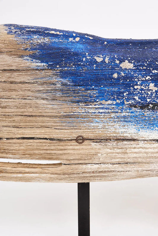 Perchero de madera envejecida ballena