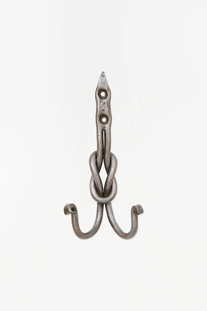 Perchero de metal con forma de nudo marinero