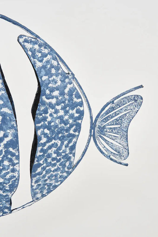 Pez de hojalata con base azul Batela Deco 2024