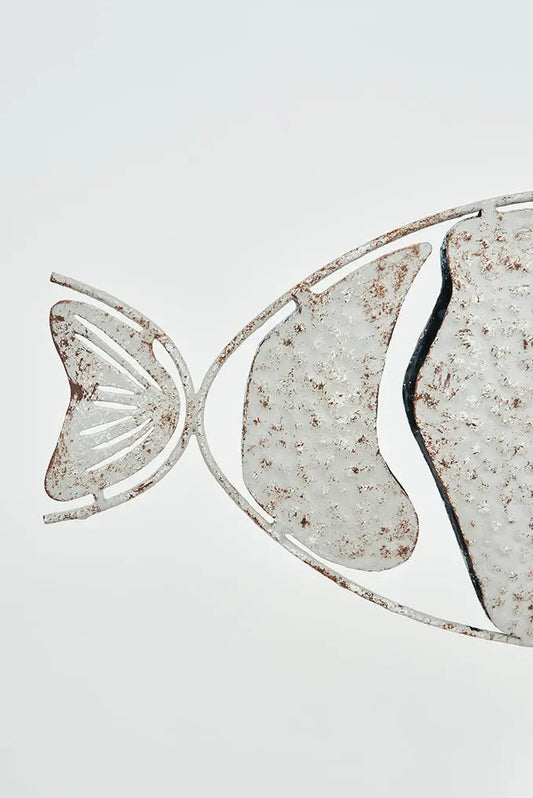 Pez de hojalata con base beis Batela Deco 2024