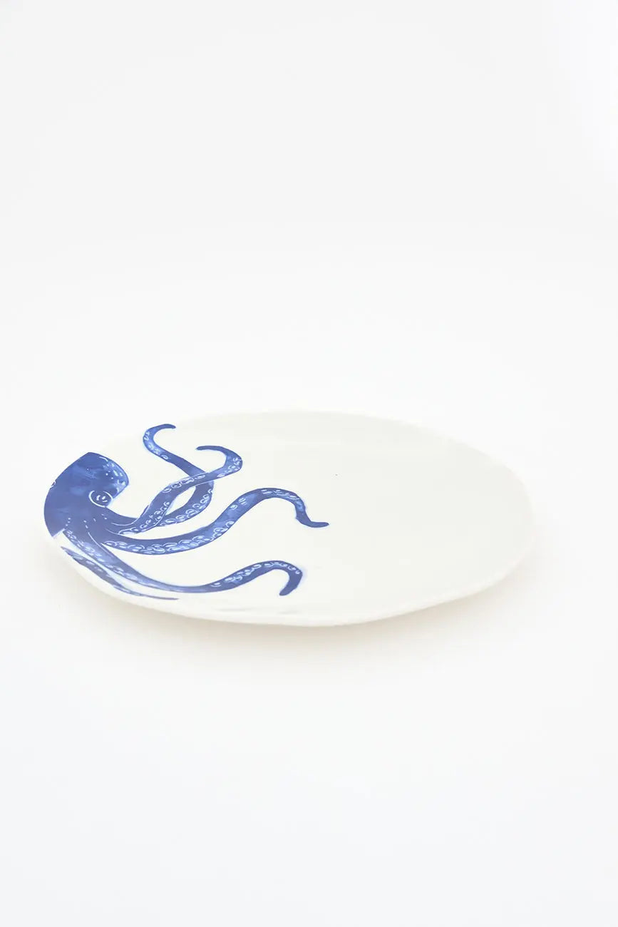 Assiette en céramique avec pieuvre