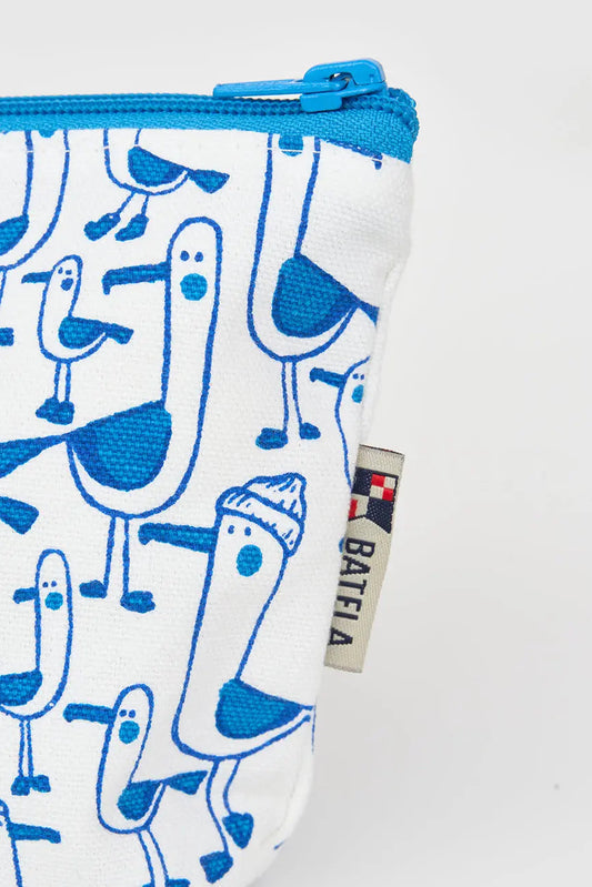 estuche con gaviotas estampadas