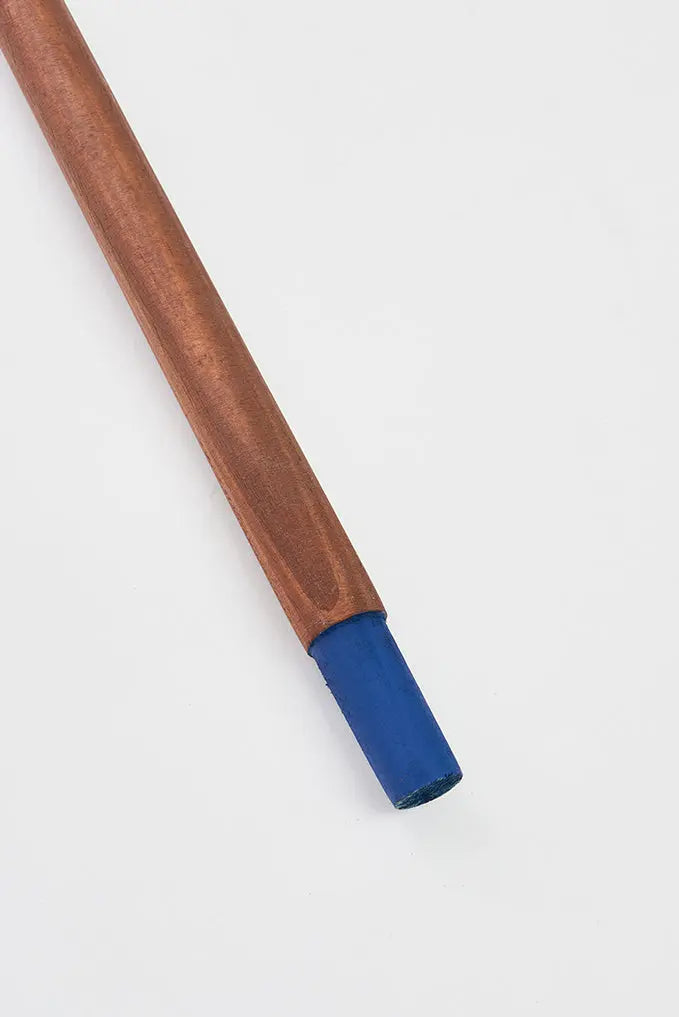 Remo de madera azul y blanca