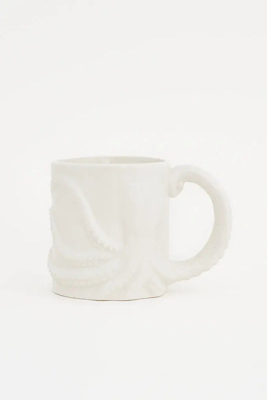 Taza cerámica con tentáculo pulpo en relieve