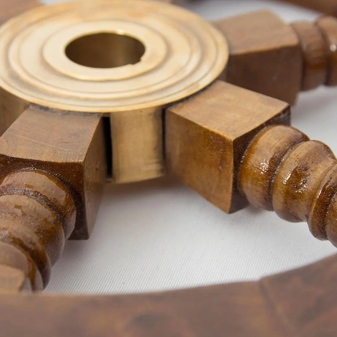 Timón de madera y latón 75 cm - D662 Batela