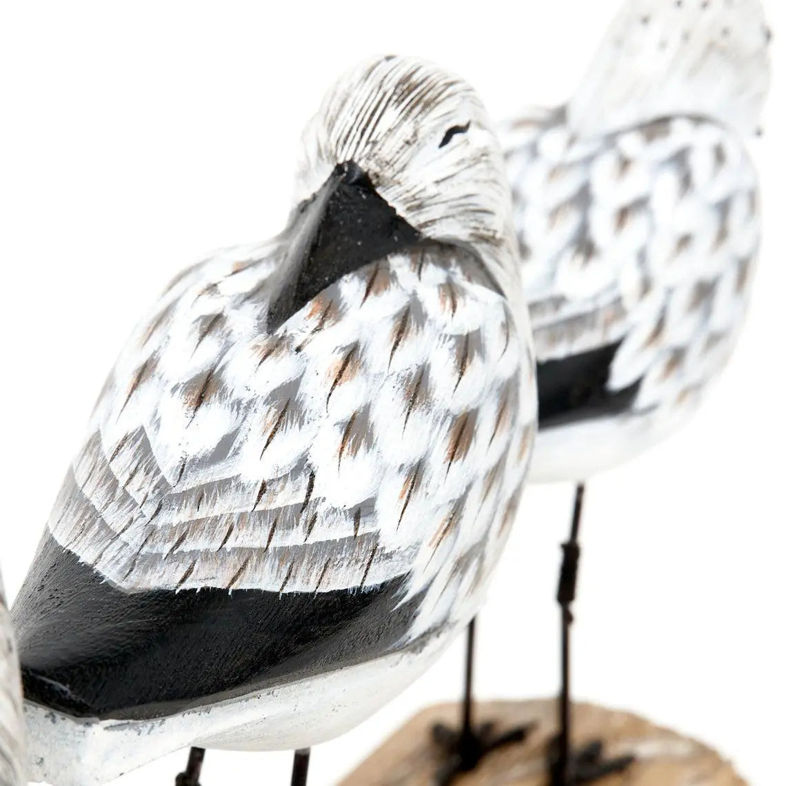 Tres pájaros sobre una base de madera envejecida - D2258 Batela