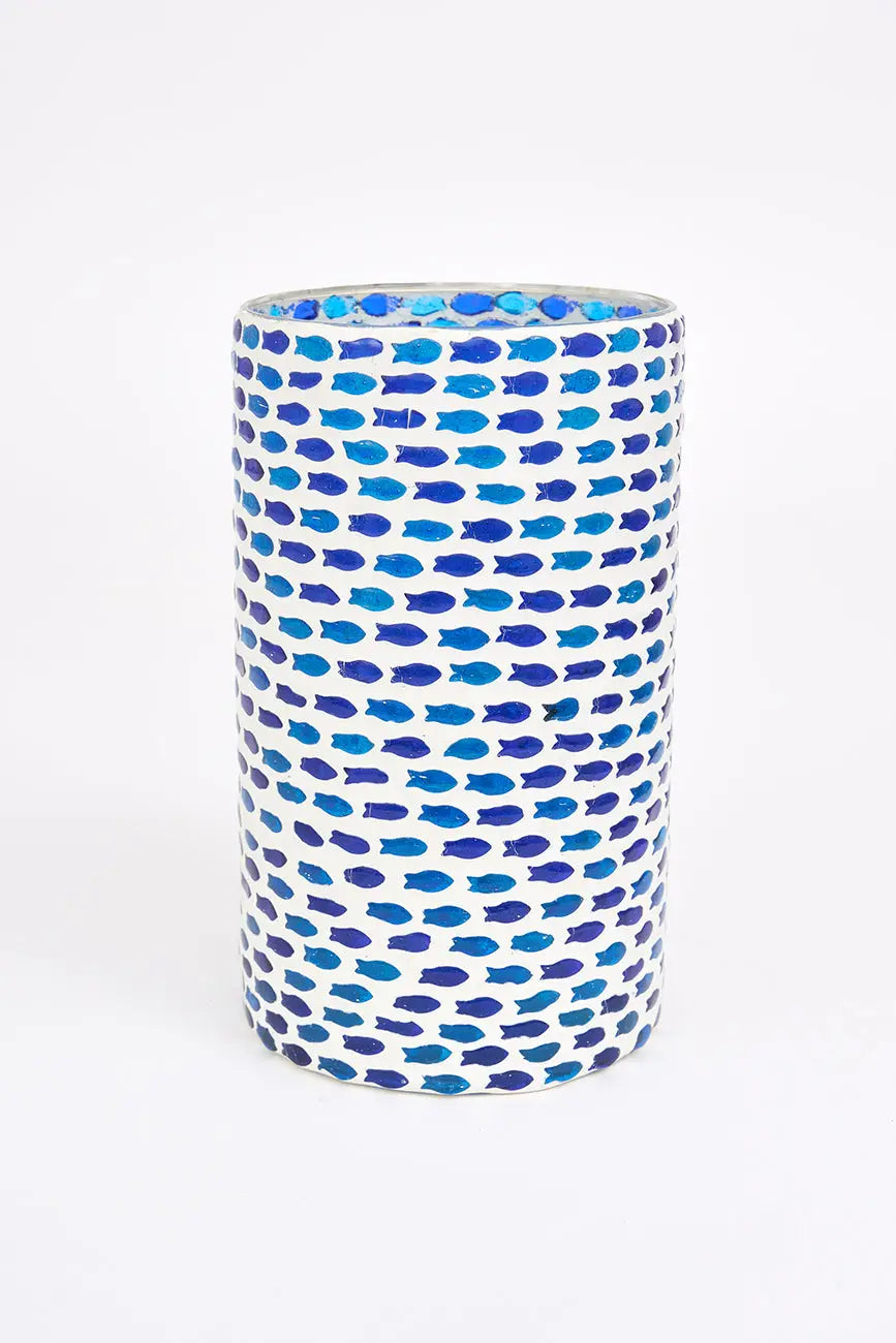 Vasija de cristal con peces