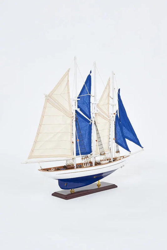 Velero de 3 mástiles