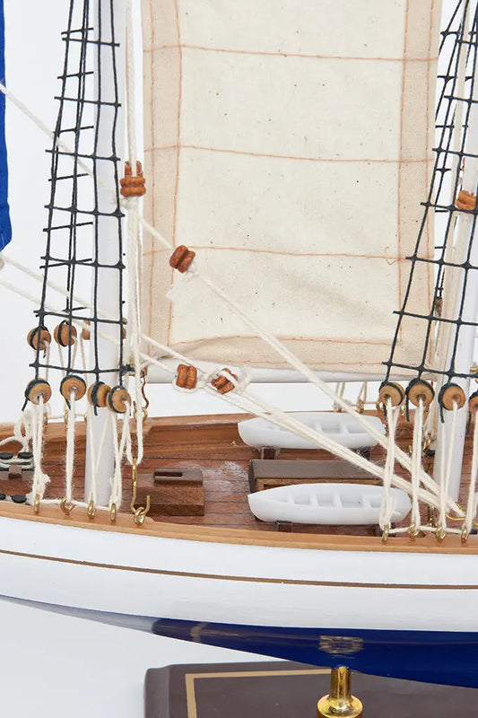 Velero de 3 mástiles