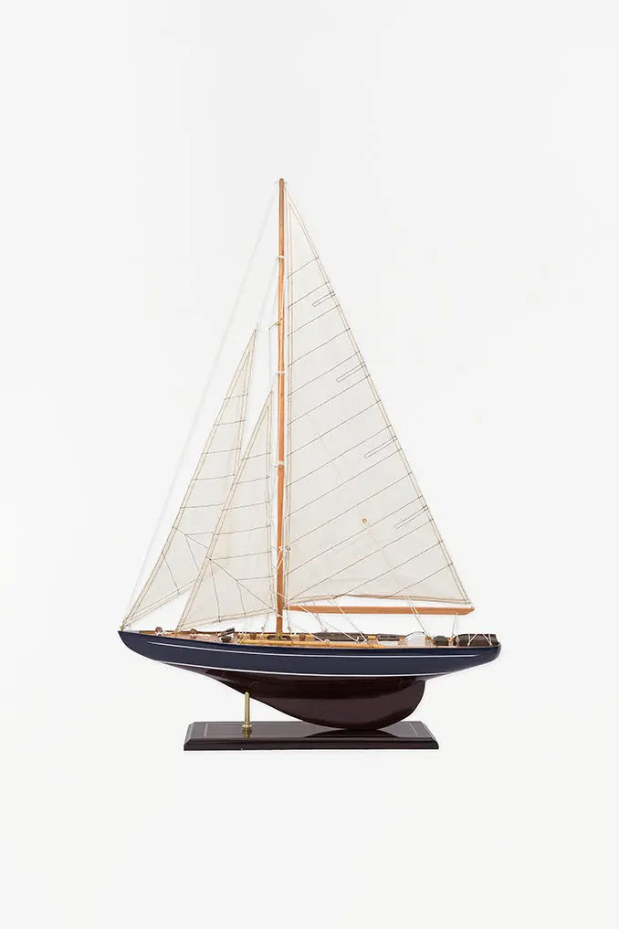 Velero de madera con base